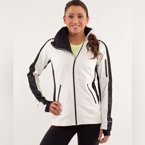 Lululemon Run Draft Dodger Jacket Full Zip Polar Cream Lace Womens Size 2